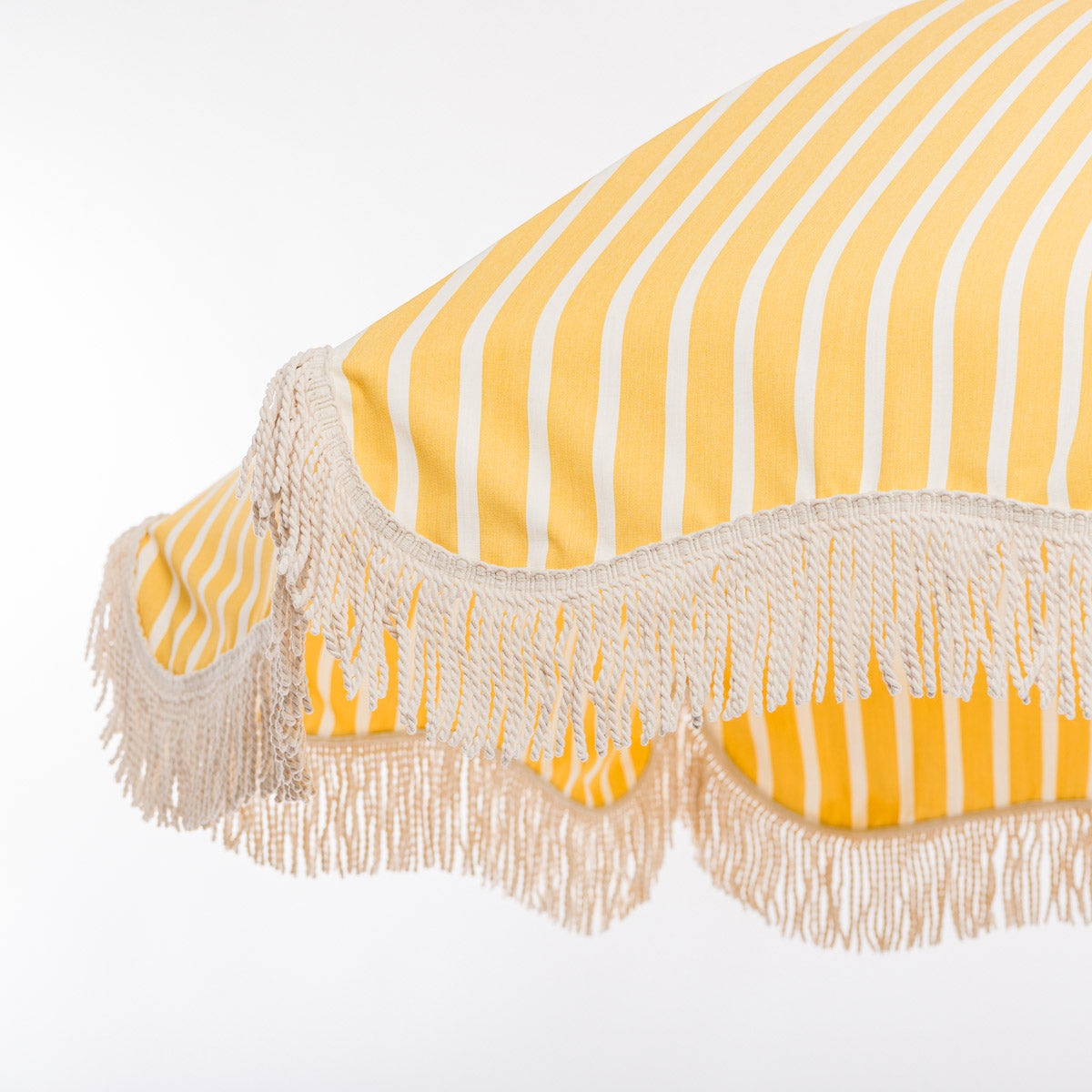 Parasol frangé Premium Beach - Monaco Mimosa Stripe | Business & Pleasure Co.