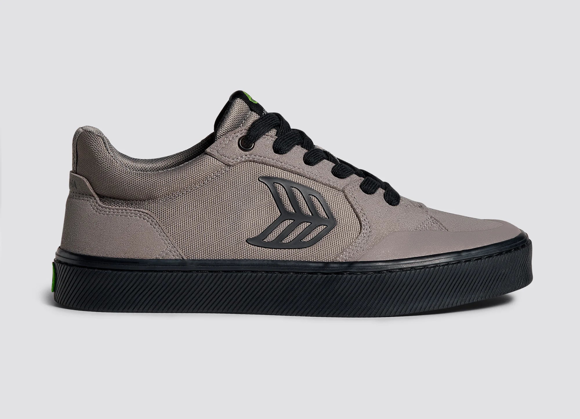 vallely-skate-grey-black-cordura-suede-sneaker.slideshow1.webp