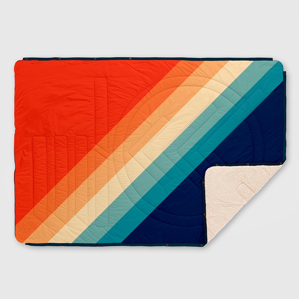 voited-cloudtouch-camping-blanket-rainbow.jpg